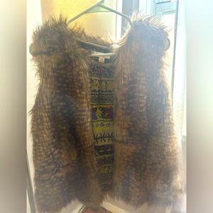 Fur vest!
